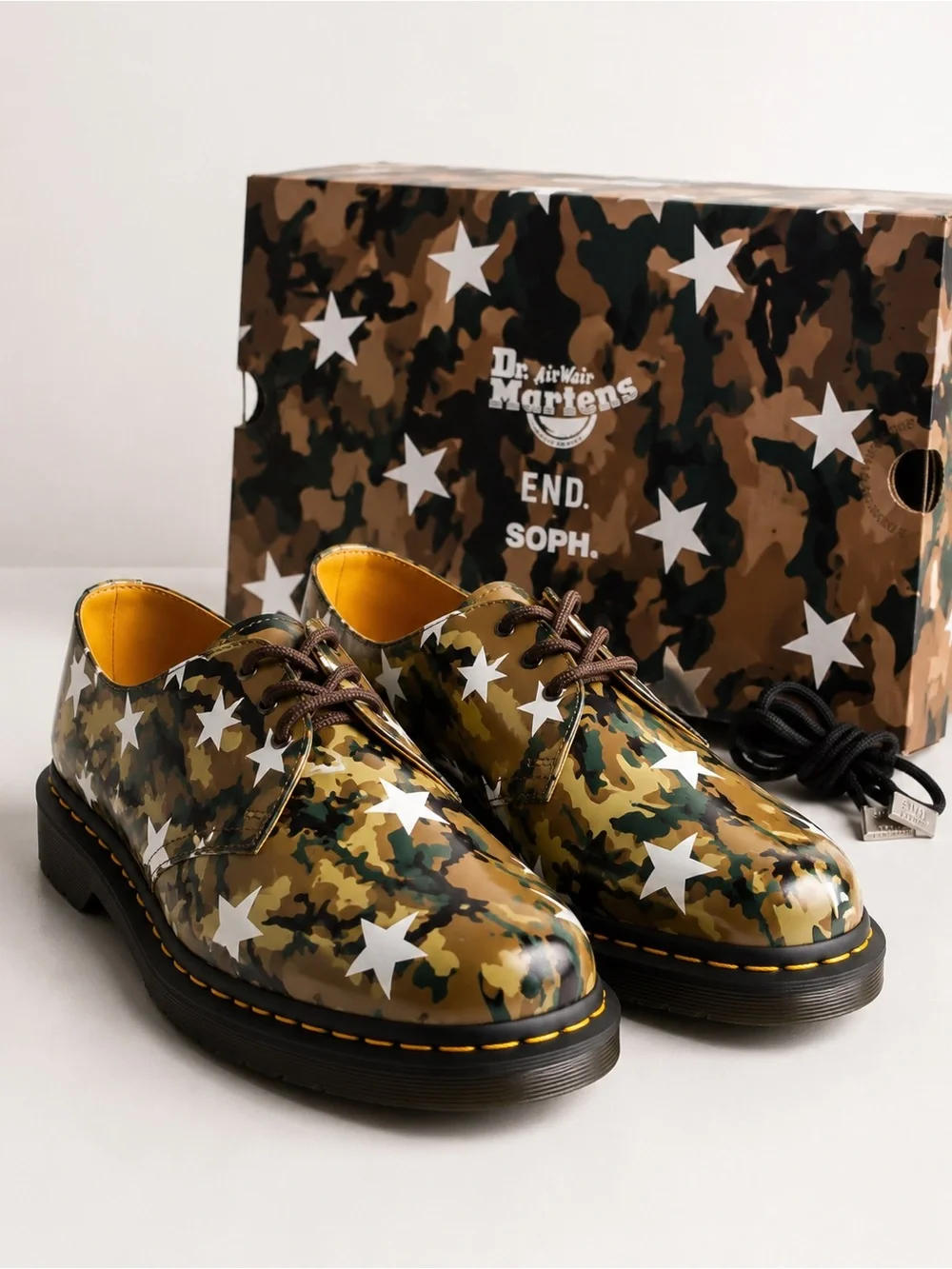 Dr. Martens Men's Green Camo Star 3-Eye Derby men’s 10